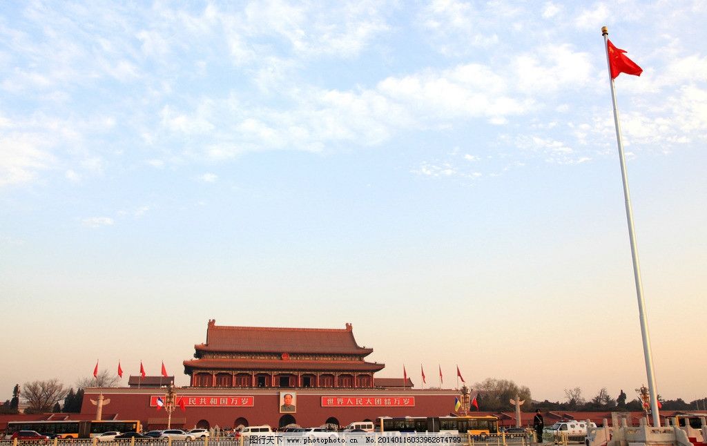 天安门升旗图片