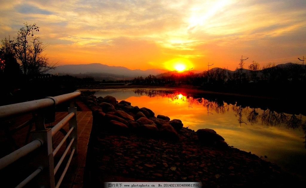 日出 玉溪 大河 河边栅栏 黎明 自然风景 自然景观 摄影 180dpi jpg