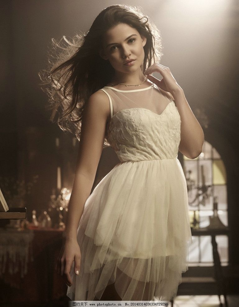 美剧 吸血鬼日记图片